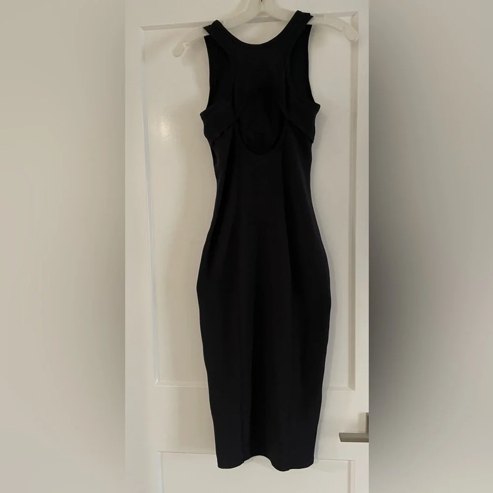 Lululemon Brunch and Back Dress in black, Sz 2 - Picture 6 of 16